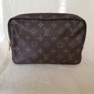 Authentic louis Vuitton Trousse Toilette 23